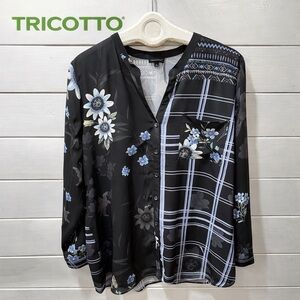 TRICOTTO blue Florals blouse size XL